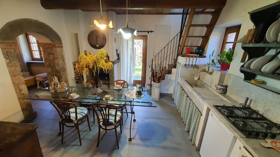 Furniture, Table, Property, Chair, Building, Cabinetry, Lighting, Interior Design, Plant, Floor