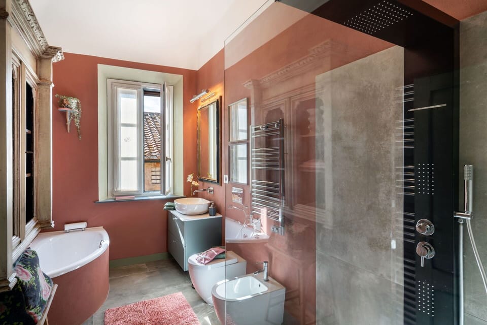 Autumn, Bathroom, Spring, Summer