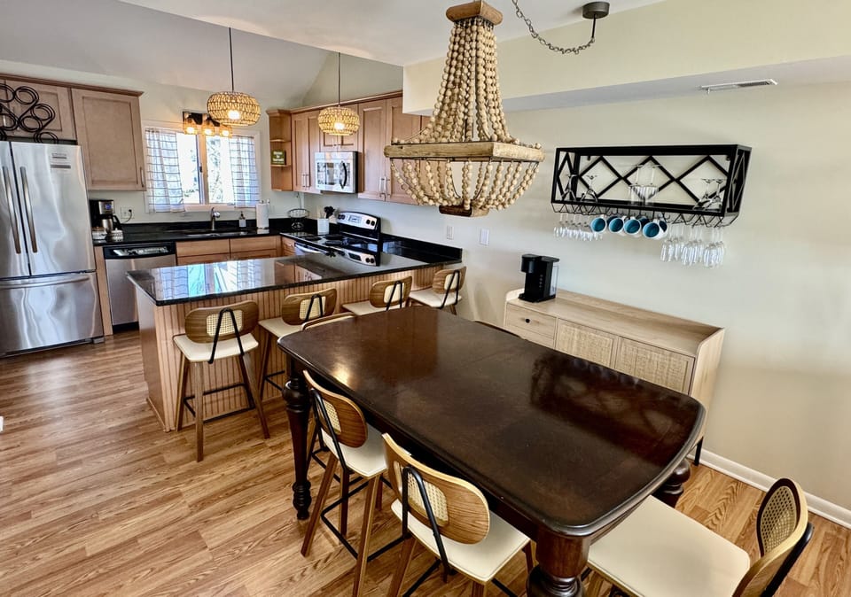 Kitchen seating for 10
