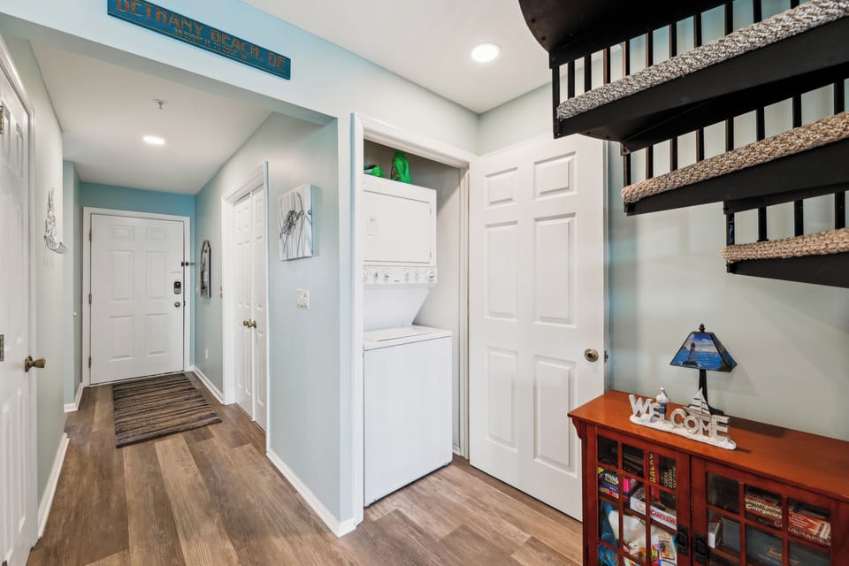 Main Level,Washer Dryer,