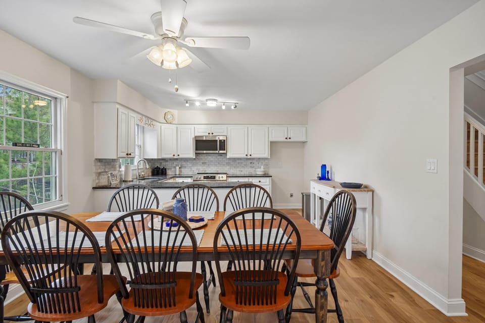 Group,Dining Area,