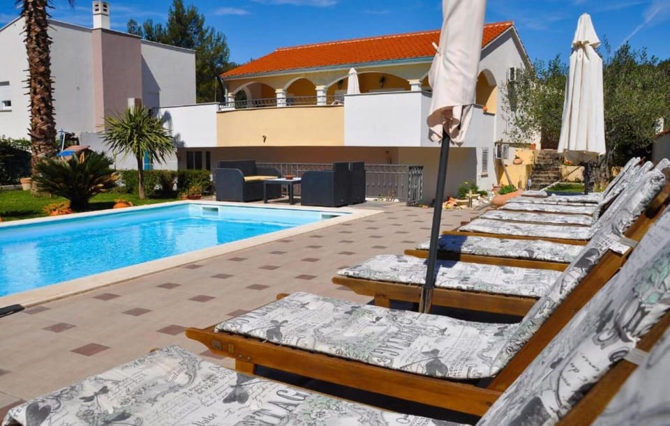 pool