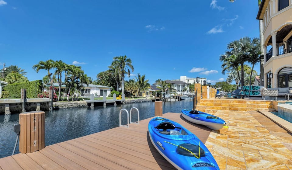 2 Kayaks & 90 ft. Docking Area