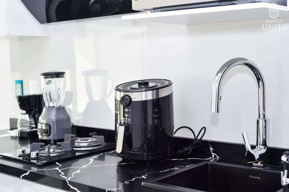 Kitchen appliances: Air fryer, blender, toaster and everything you need to cook.
