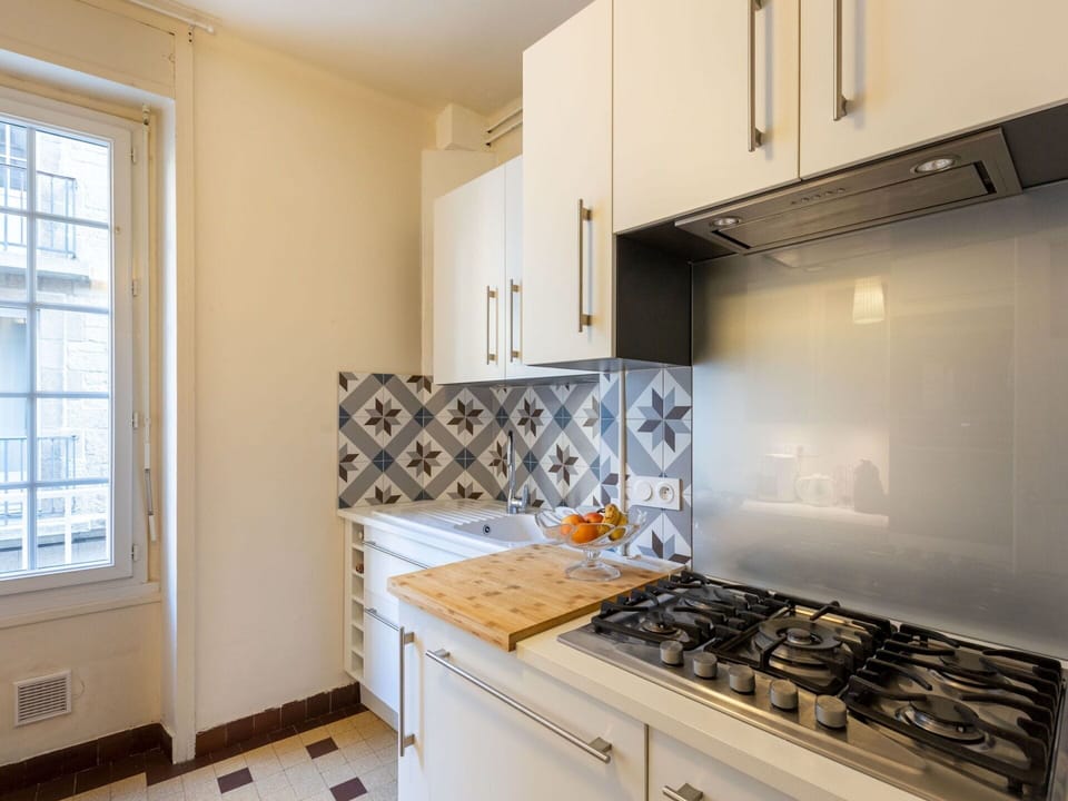 Building, Window, Comfort, Wood, Television, Living Room, Interior Design, House, Couch, Floor