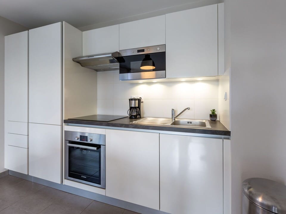 Building, Window, Comfort, Wood, Television, Living Room, Interior Design, House, Couch, Floor