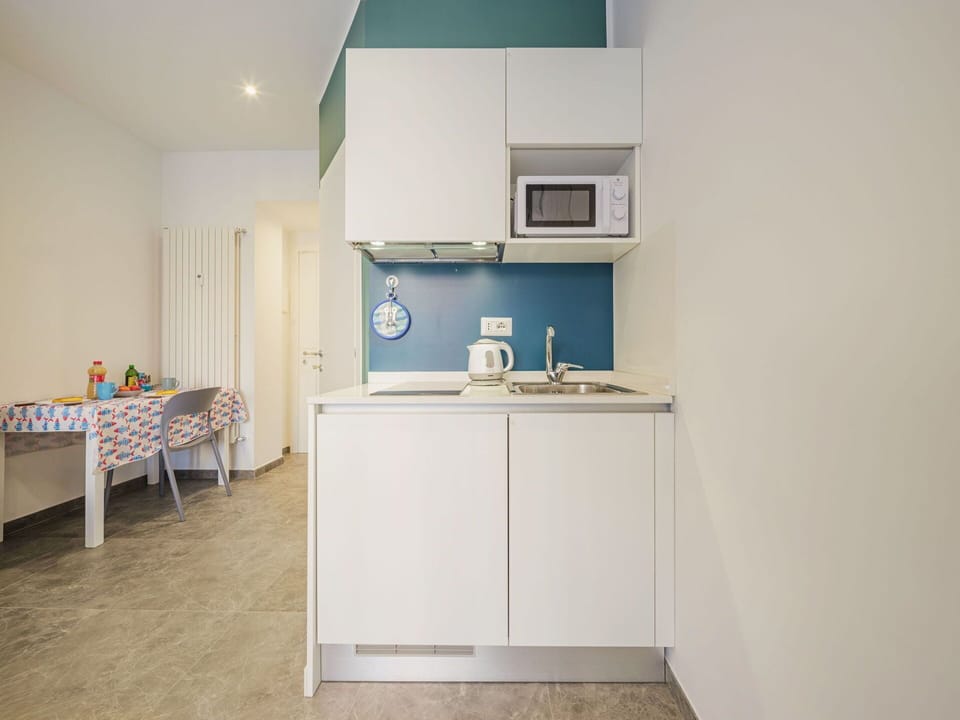 Cabinetry, Building, Furniture, Countertop, Table, House, Tap, Kitchen, Chair, Interior Design