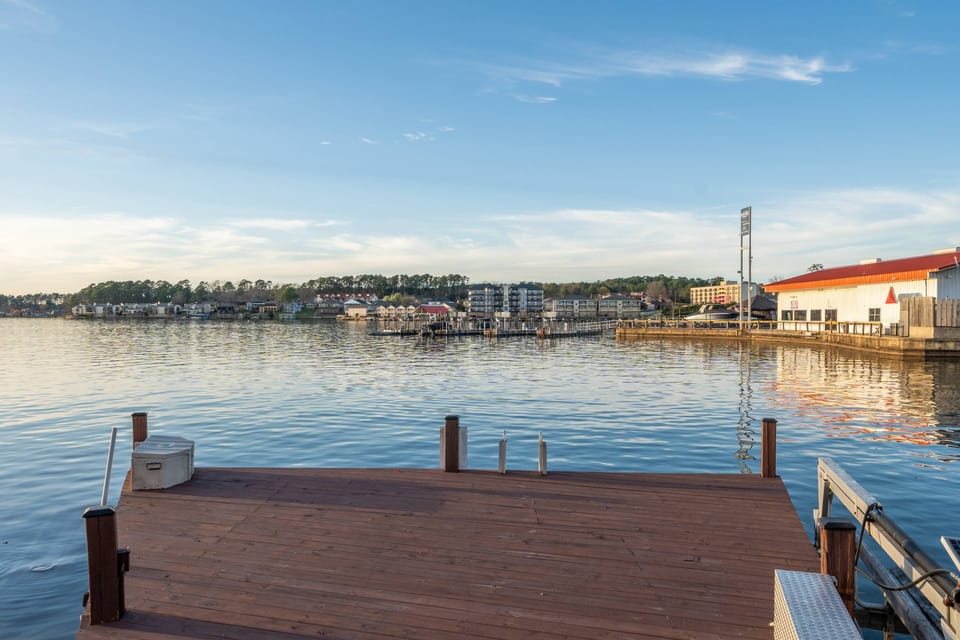 Lake Hamilton Main Channel | Futrell Marine