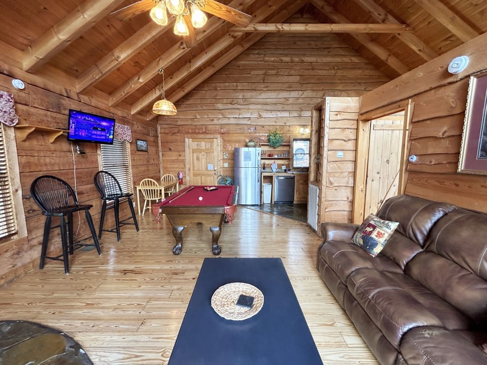 Enjoy how spacious this Honeymoon Cabin is