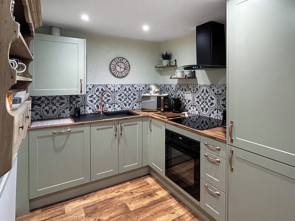 Kitchen | Lyndene Cottage, Carmel, near Caernarfon