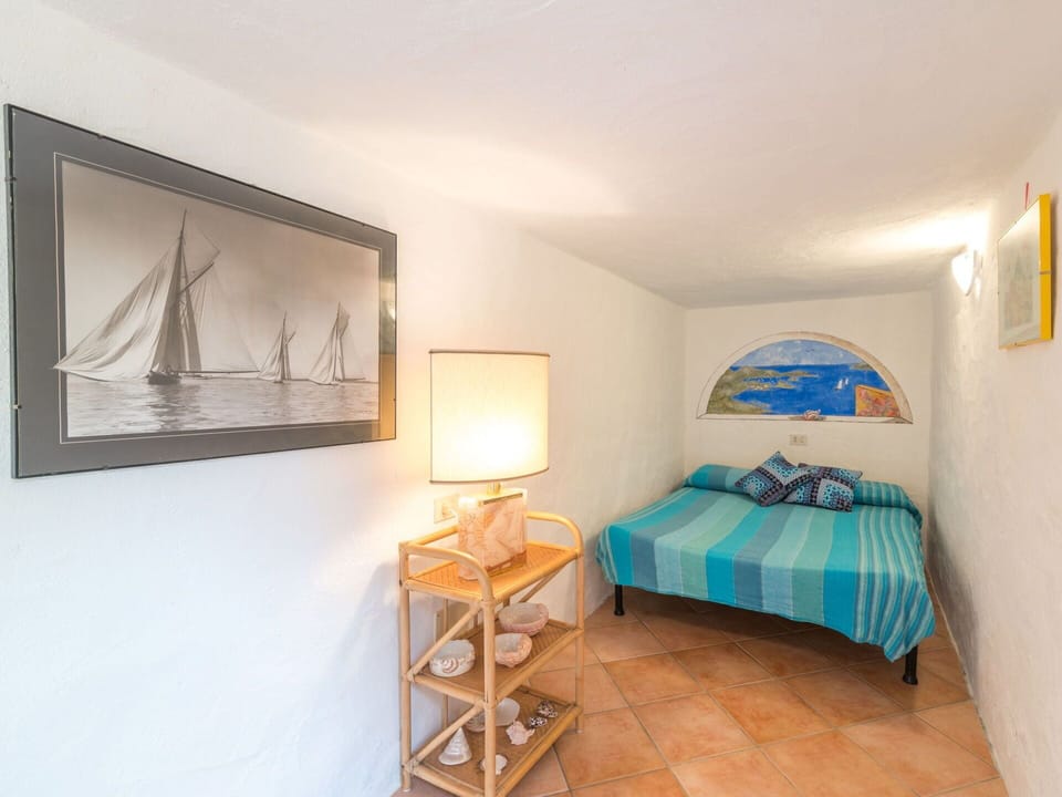 Picture Frame, Furniture, Property, Wood, Interior Design, Floor, Flooring, Comfort, Art, Bed Frame