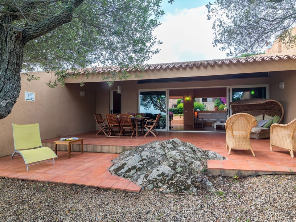 Plant, Property, Furniture, Sky, Tree, Building, Shade, Residential Area, Grass, Landscape