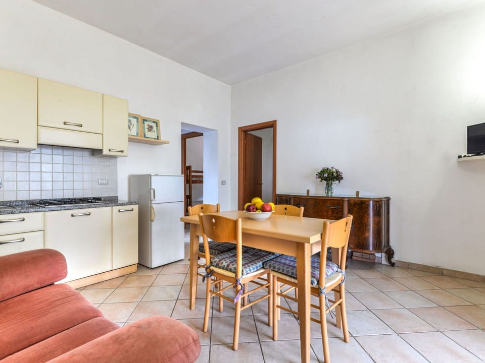 Cloud, Building, Sky, Property, Plant, Car, Urban Design, Condominium, House, Tree