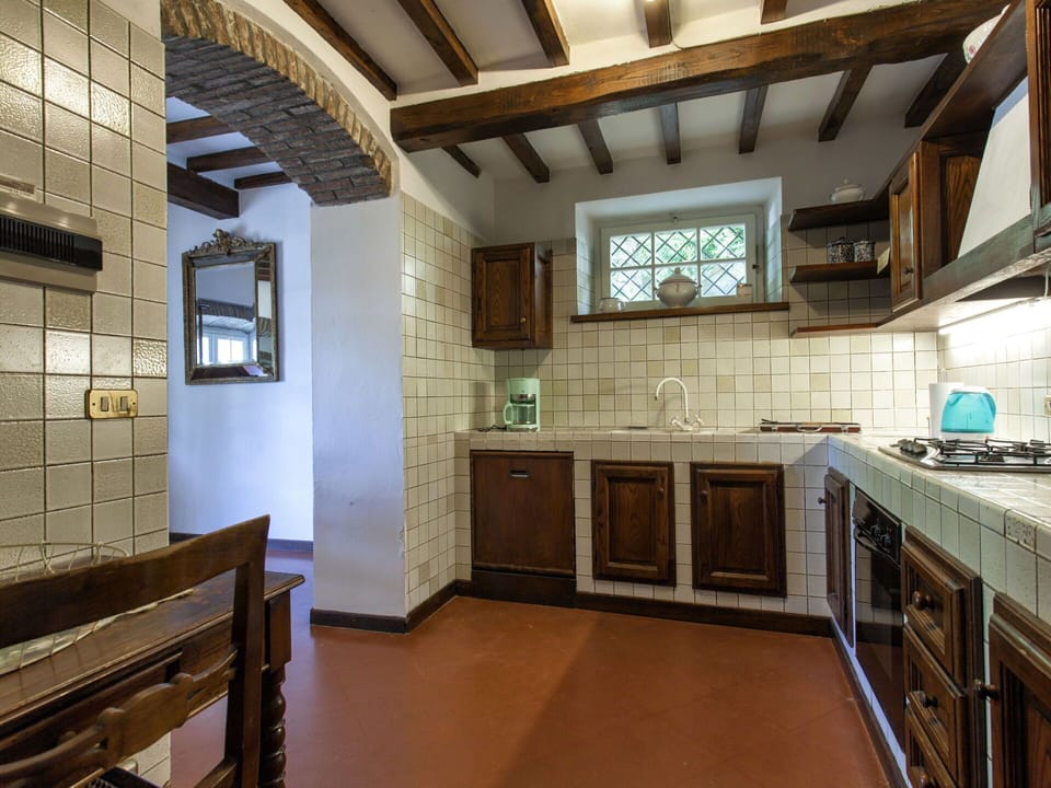 Sky, Plant, Cloud, Daytime, Azure, Nature, Tree, Land Lot, Building, Architecture