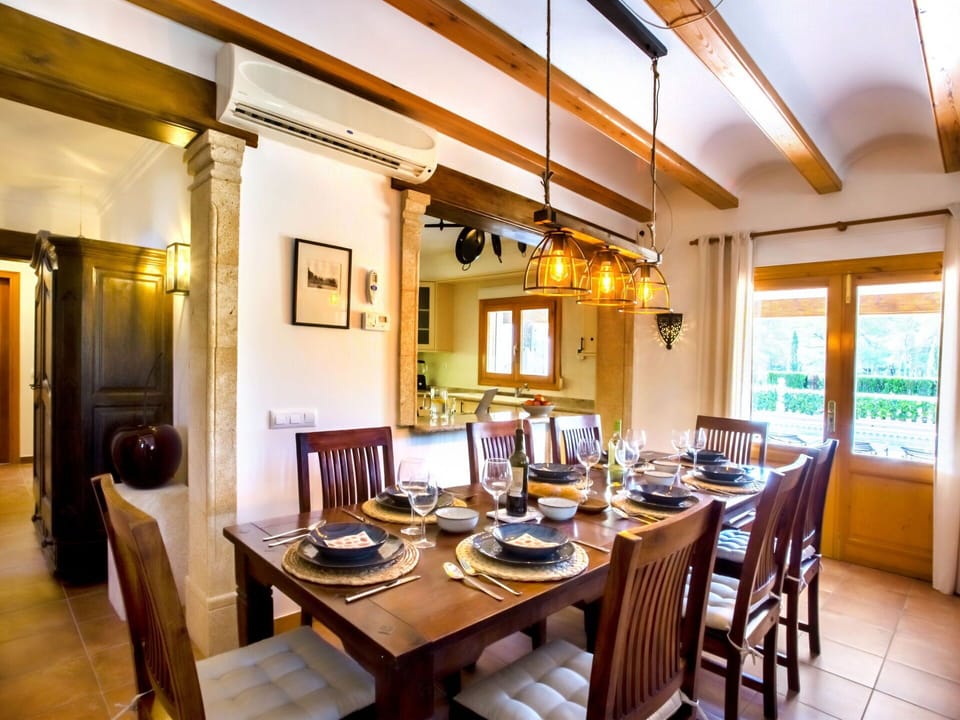 Table, Furniture, Picture Frame, Chair, Wood, Interior Design, Lighting, Building, Floor, Real Estate