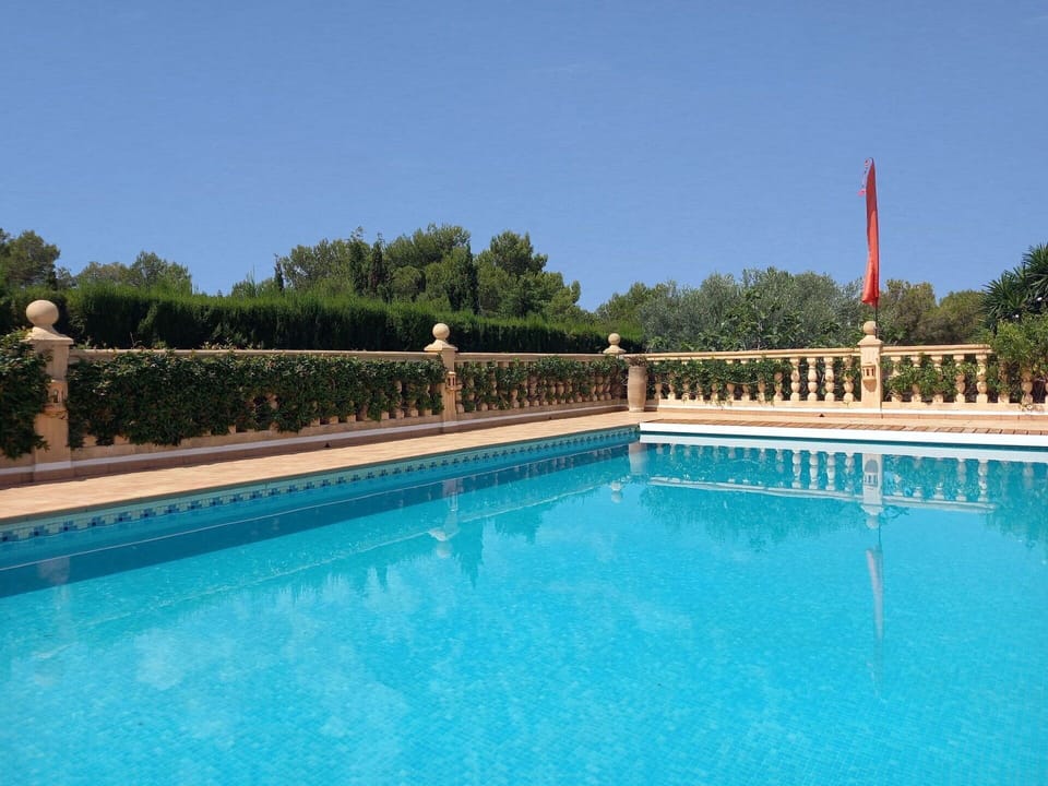 Water, Plant, Sky, Property, Swimming Pool, Azure, Nature, Tree, Leisure, Composite Material