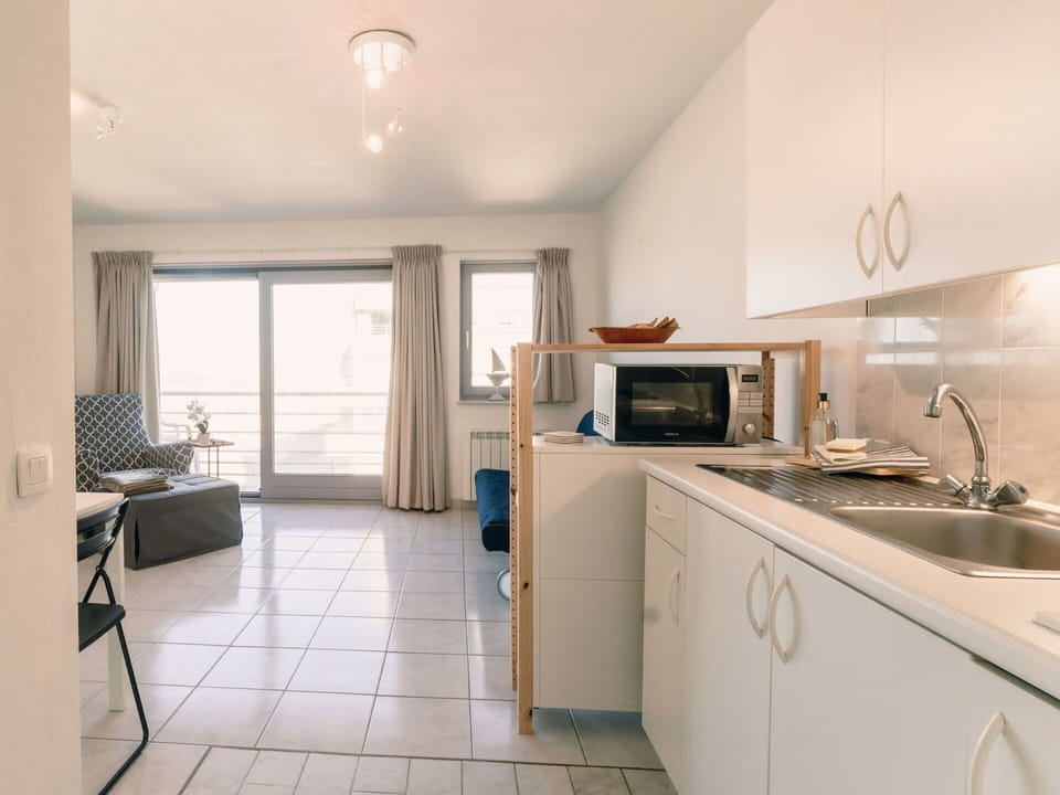 Cabinetry, Kitchen Sink, Furniture, Property, Countertop, Sink, Tap, Kitchen Appliance, Interior Design, Kitchen Stove