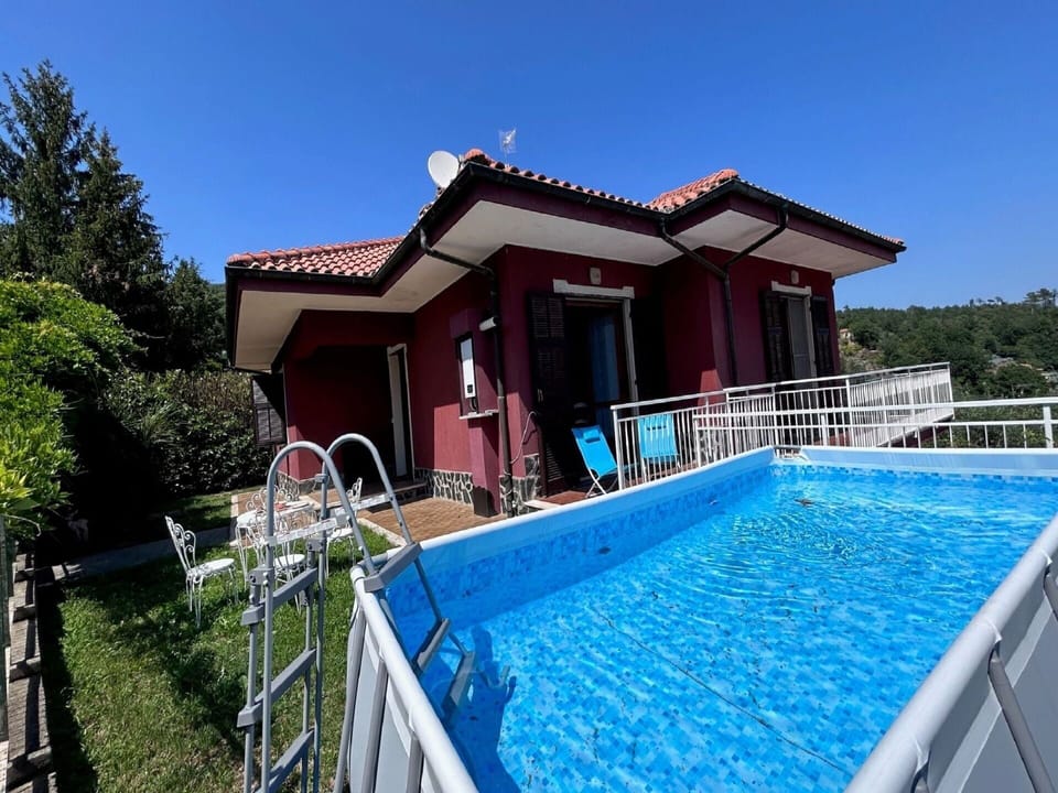 Sky, Plant, Building, Property, Water, Swimming Pool, House, Architecture, Tree, Leisure
