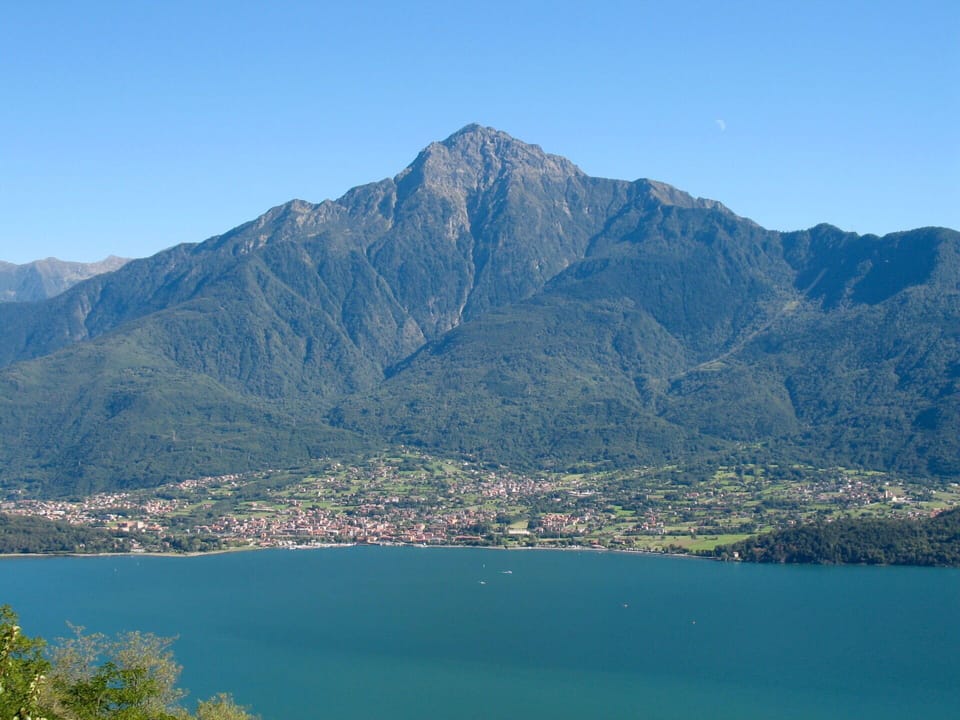 Water, Sky, Mountain, Water Resources, Natural Landscape, Tree, Highland, Plant, Lake, Landscape