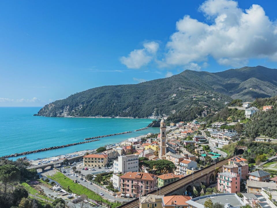 Water, Sky, Daytime, Cloud, Building, Blue, Azure, Mountain, Body Of Water, Coastal And Oceanic Landforms