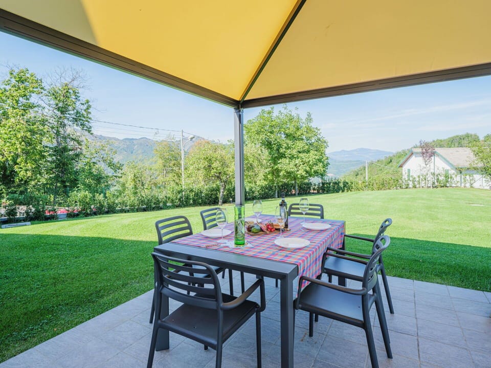 Table, Plant, Property, Furniture, Sky, Green, Outdoor Table, Chair, Shade, Tree