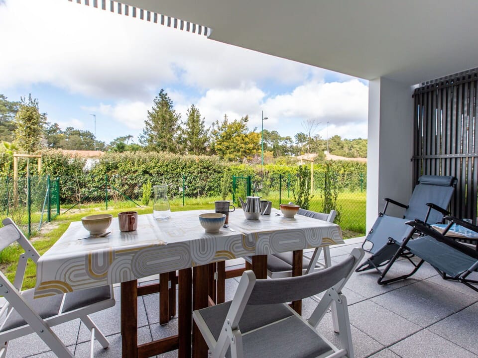 Table, Sky, Furniture, Property, Plant, Cloud, Chair, Flowerpot, Building, Shade