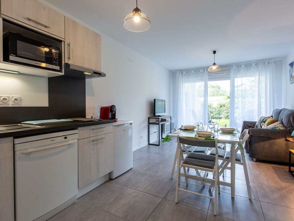 Furniture, Property, Cabinetry, Countertop, Kitchen Appliance, Wood, Window, Lighting, Kitchen Stove, Interior Design