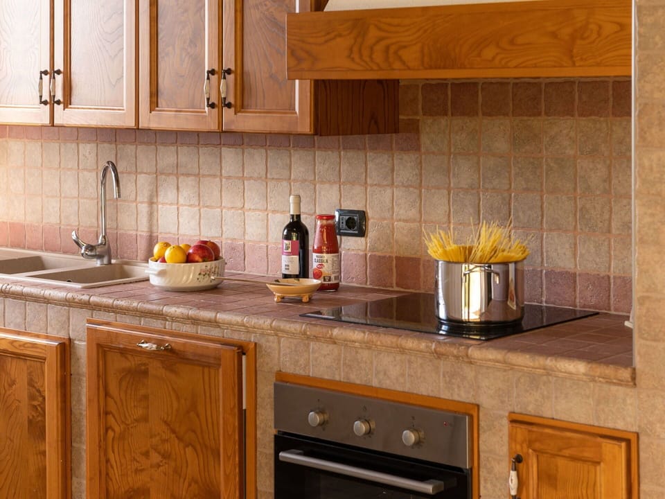 Water, Plant, Property, Building, Swimming Pool, Sky, Azure, Green, Nature, Tree