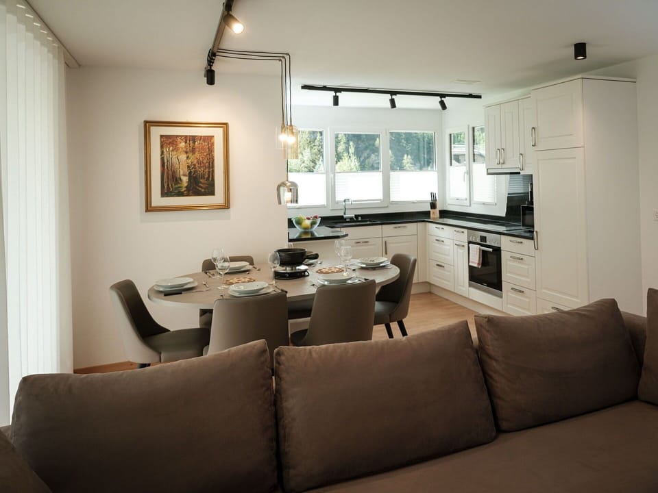 Table, Property, Furniture, Couch, Lighting, Chair, Wood, Building, Interior Design, Floor