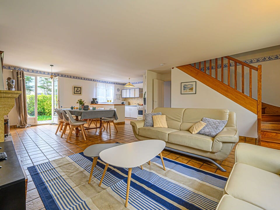 Plant, Water, Sky, Building, Blue, Wood, Shade, Condominium, Leisure, Real Estate