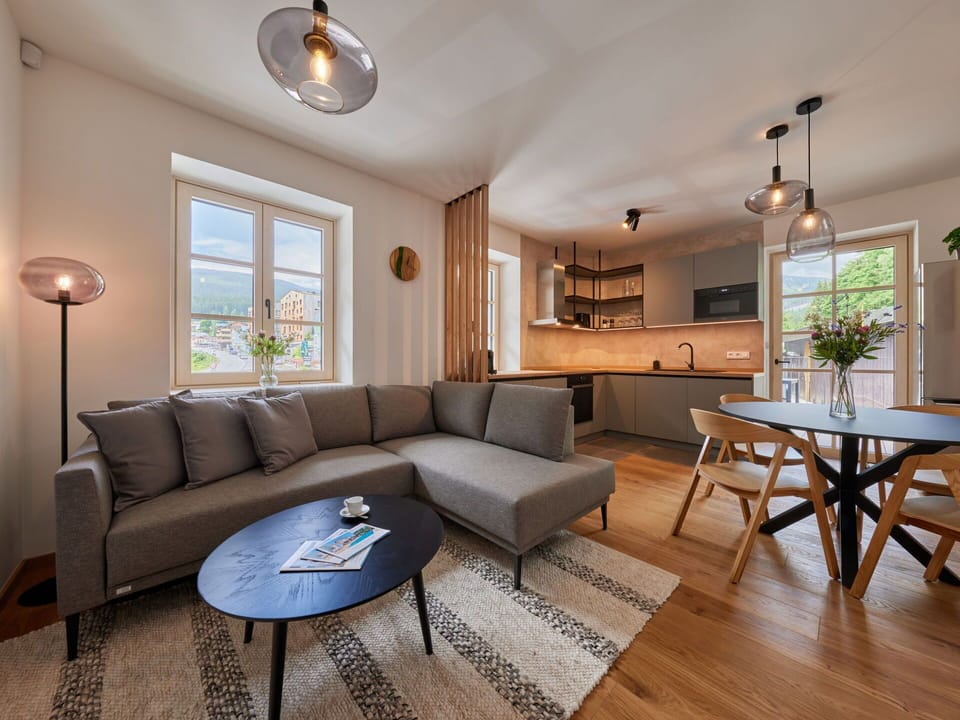 Table, Furniture, Couch, Property, Plant, Green, Wood, Lighting, Picture Frame, Living Room
