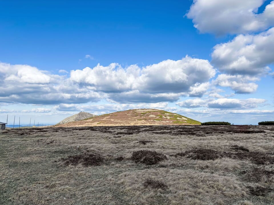 Sky, Blue, Cloud, Ecoregion, Horizon, Hill, Grassland, Cumulus, Wilderness, Fell