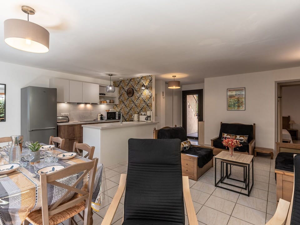 Table, Picture Frame, Furniture, Property, Chair, Wood, Interior Design, Couch, Flooring, Floor