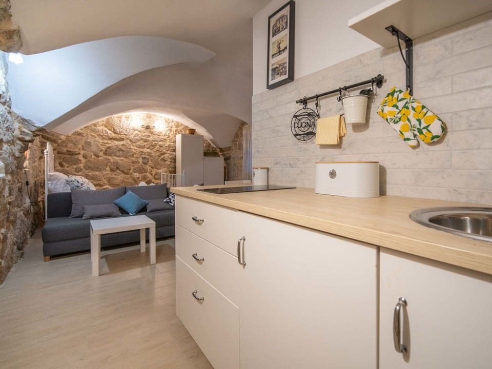 Cabinetry, Property, Furniture, Kitchen Sink, Building, Sink, Wood, Interior Design, Lighting, Drawer