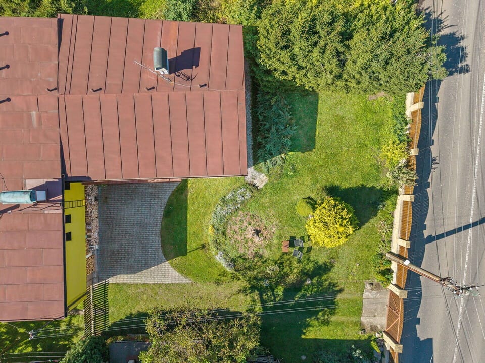 Landscape, Residential Area, Roof, House, Land Lot, Home, Garden, Lawn, Suburb, Slope