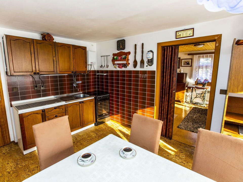 Property, Picture Frame, Cabinetry, Building, Table, Chair, Interior Design, Wood, Floor, Window