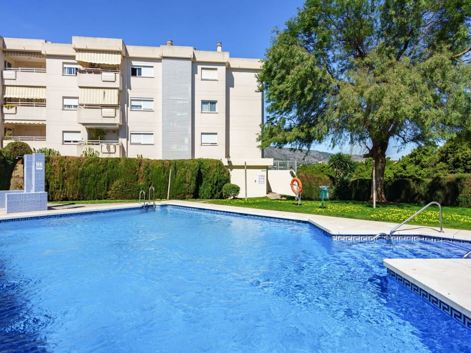 Water, Sky, Building, Plant, Cloud, Property, Azure, Swimming Pool, Tree, Architecture