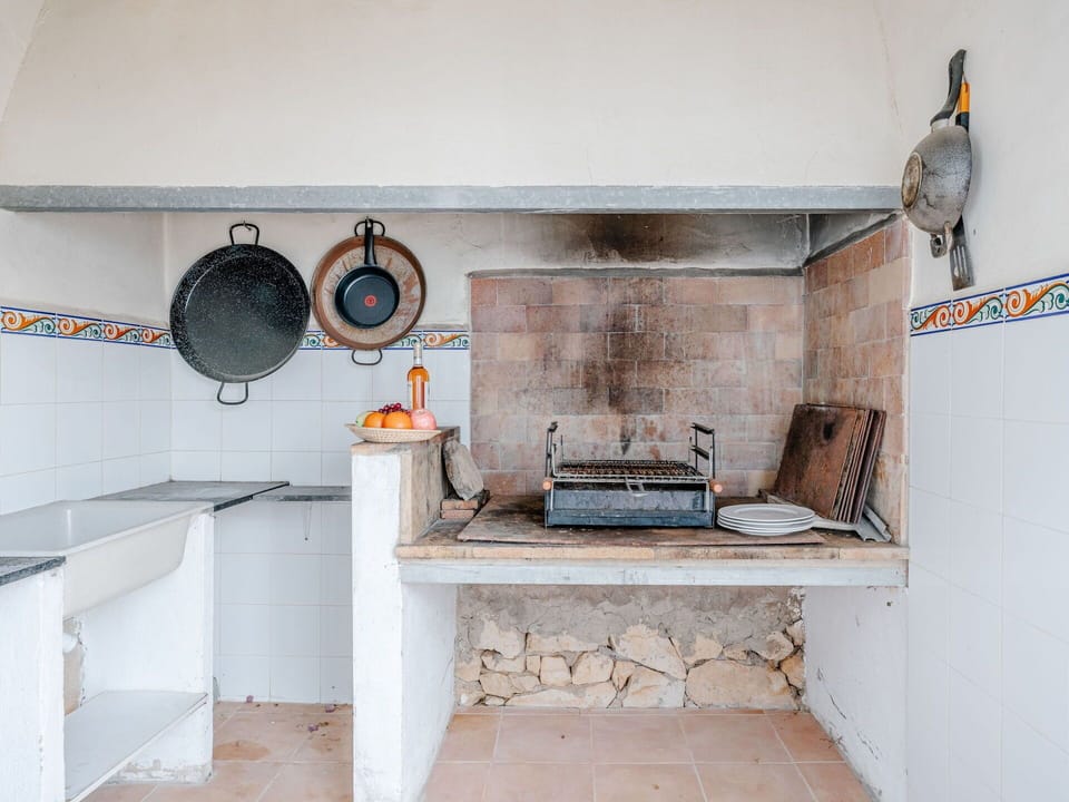 Kitchen, Kitchen Stove, Stove, Gas Stove, Kitchen Appliance, Tile, Major Appliance, Countertop, Cooktop, Design