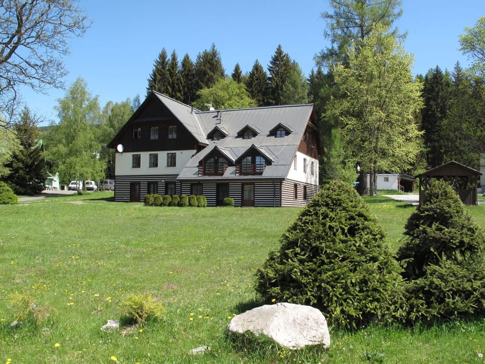 Plant, Sky, Property, Building, Tree, Natural Landscape, House, Land Lot, Grass, Cottage