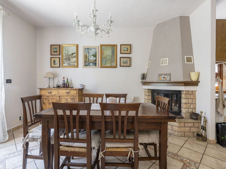 Cloud, Sky, Building, Urban Design, Neighbourhood, Plant, Condominium, Tower Block, Residential Area, Facade