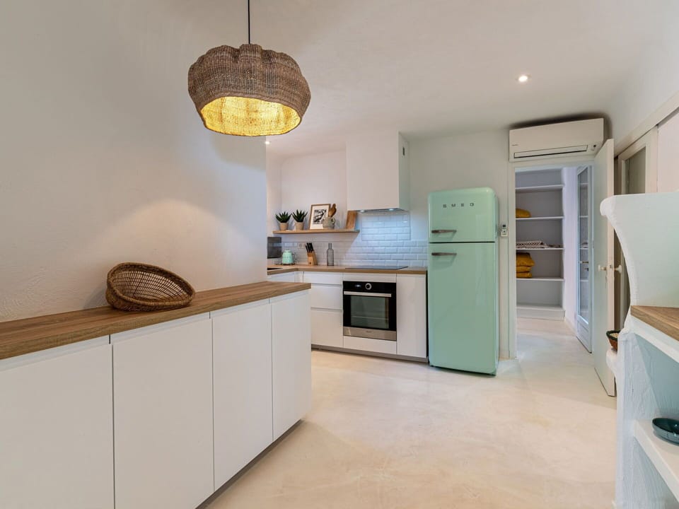 Cabinetry, Countertop, Kitchen Appliance, Building, Wood, Interior Design, Kitchen Stove, Home Appliance, Floor, Flooring