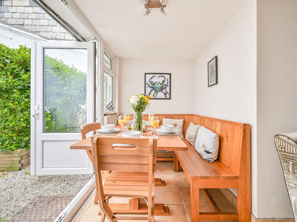 Sky, Building, Property, Water, Plant, Azure, Swimming Pool, Architecture, Tree, Condominium