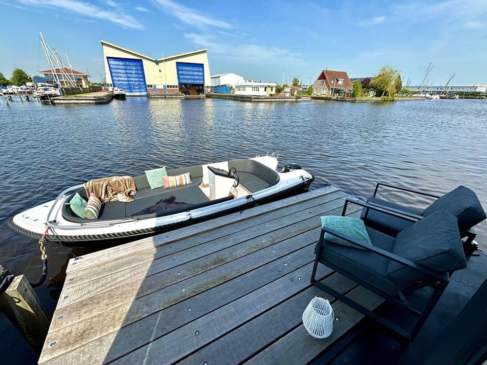 Water, Sky, Cloud, Water Resources, Boat, Watercraft, Naval Architecture, Boats And Boating--Equipment And Supplies, Lake, Leisure