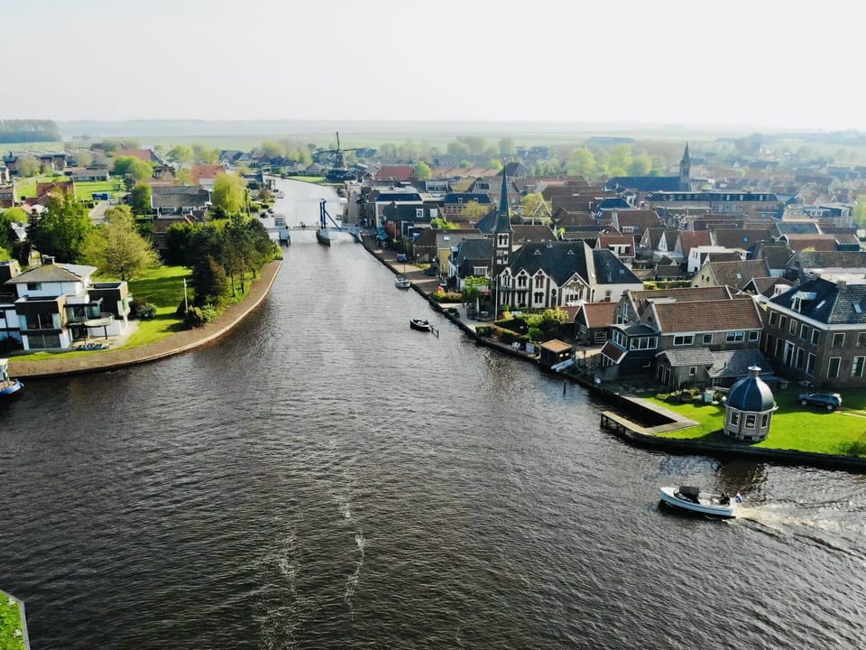 Water, Boat, Water Resources, Building, Watercraft, Plant, Urban Design, Watercourse, Sky, Boats And Boating--Equipment And Supplies
