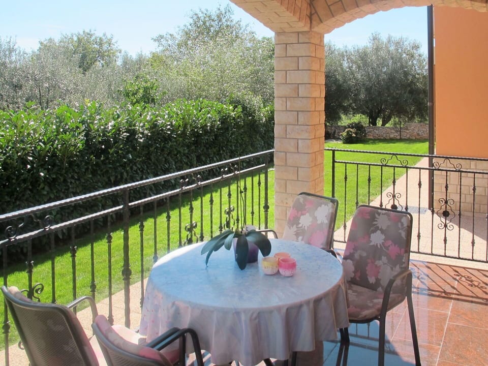 Plant, Table, Furniture, Property, Building, Sky, Chair, Flowerpot, Porch, Interior Design
