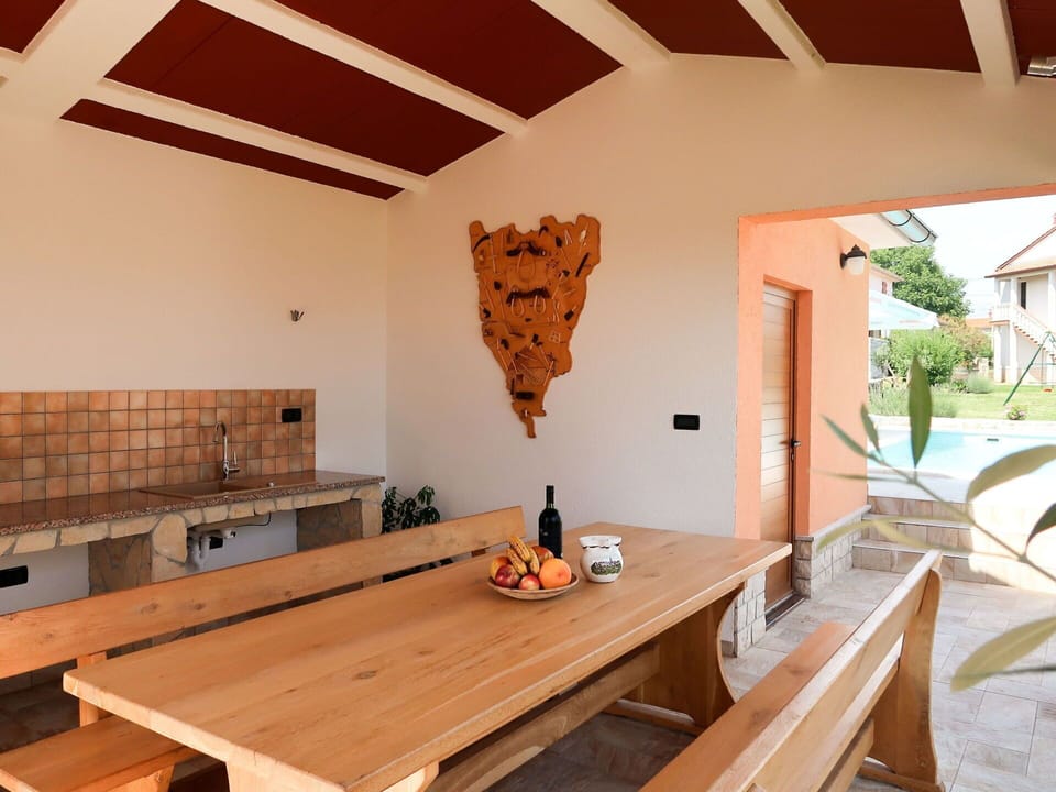 Property, Table, Furniture, Wood, Interior Design, Plant, Orange, Flooring, Beam, Floor