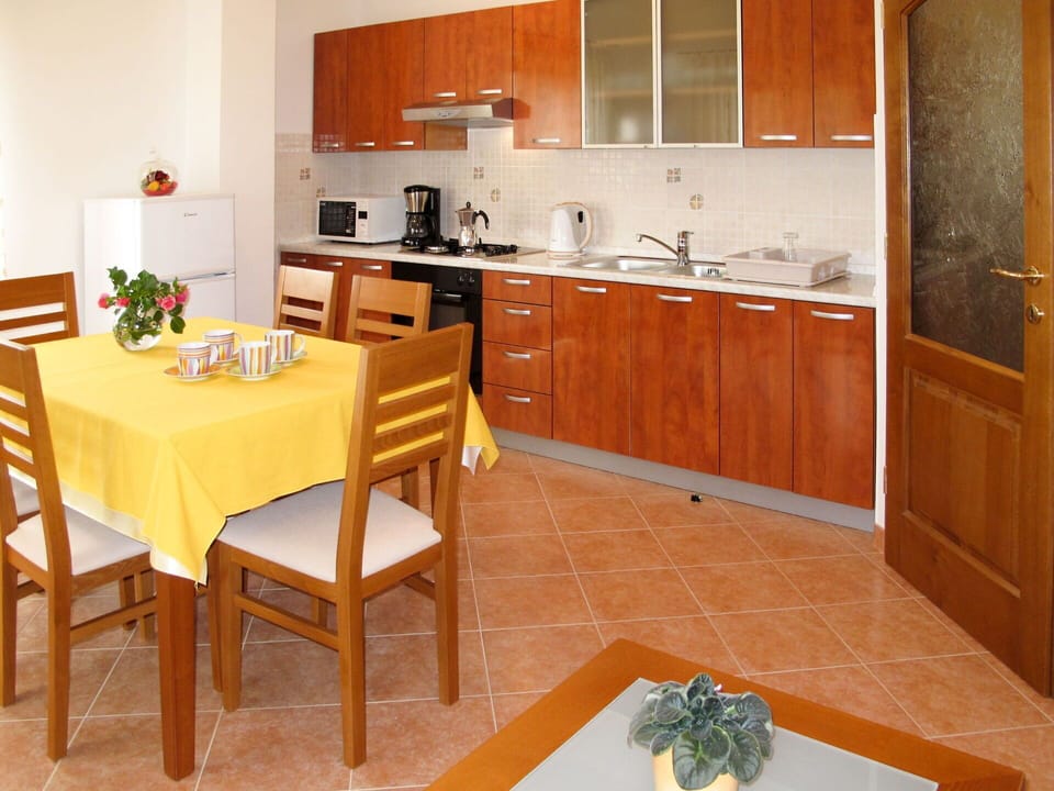 Cabinetry, Kitchen Sink, Furniture, Property, Countertop, Table, Sink, Tap, Kitchen Appliance, Building