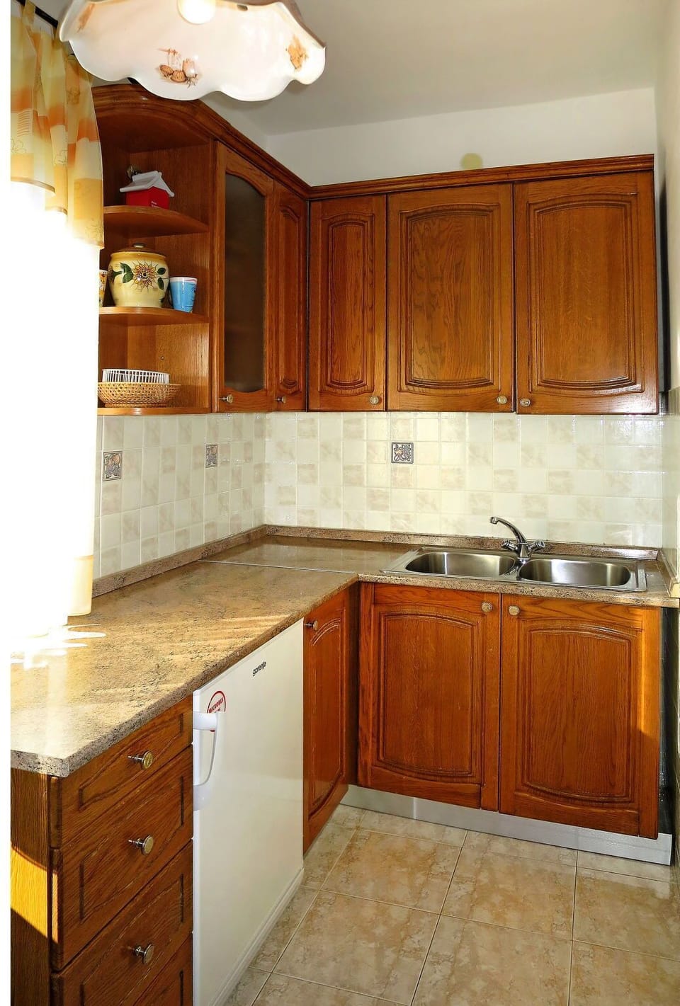 Brown, Cabinetry, Countertop, Property, Furniture, White, Kitchen, Drawer, Wood, Building