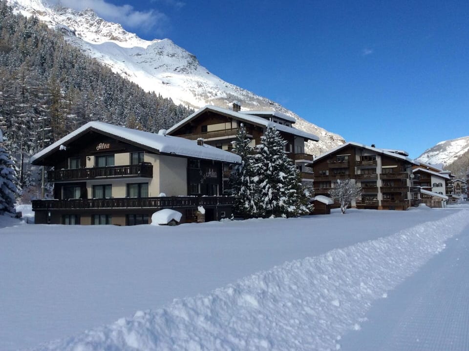 Snow, Sky, Cloud, Mountain, House, Tree, Slope, Building, Cottage, Ice Cap