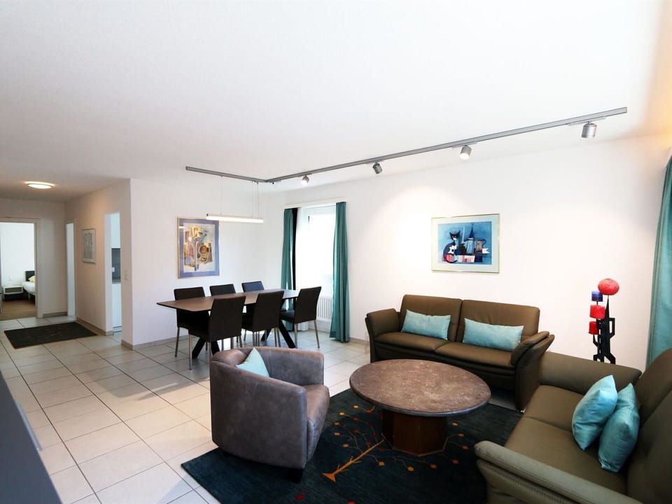 Property, Table, Couch, Picture Frame, Building, Flooring, Interior Design, Floor, Wood, Comfort